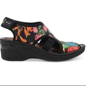 Brees Floral Shoe Size 7